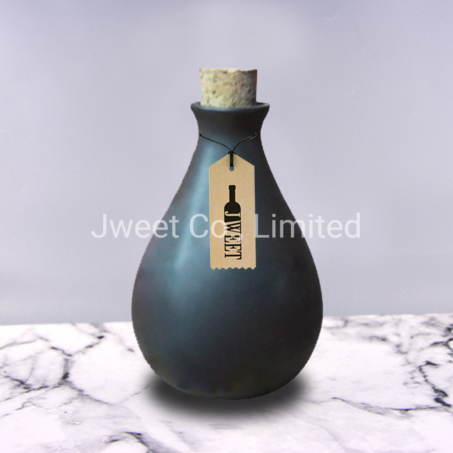 Custom Unique Shaped Polygon 750ml Ceramic Bottle