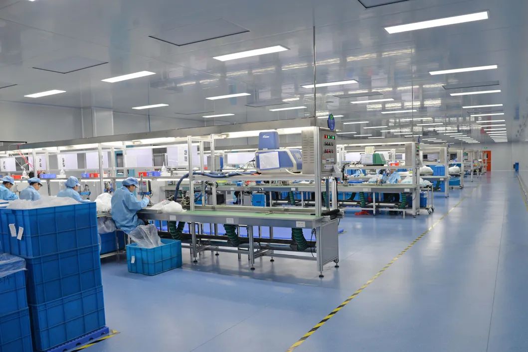 Gradient Color Industry Leading Glass Bottles for Alcohol Plastic Bottle