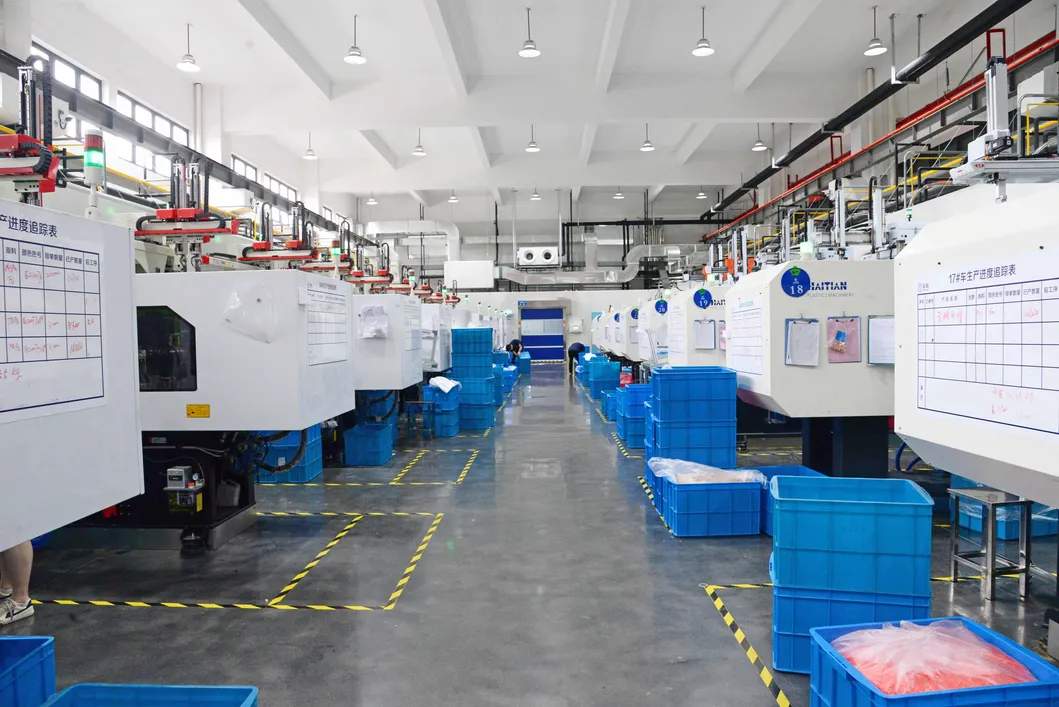 Gradient Color Industry Leading Glass Bottles for Alcohol Plastic Bottle