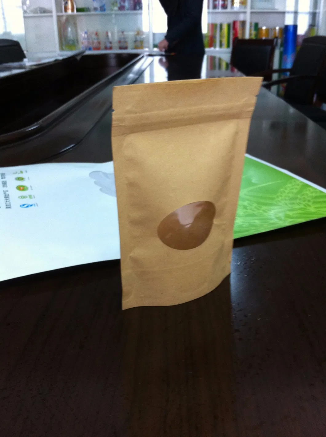 Kraft Paper, Stand up Zipper Packing, Glossy Printing in Matt Background