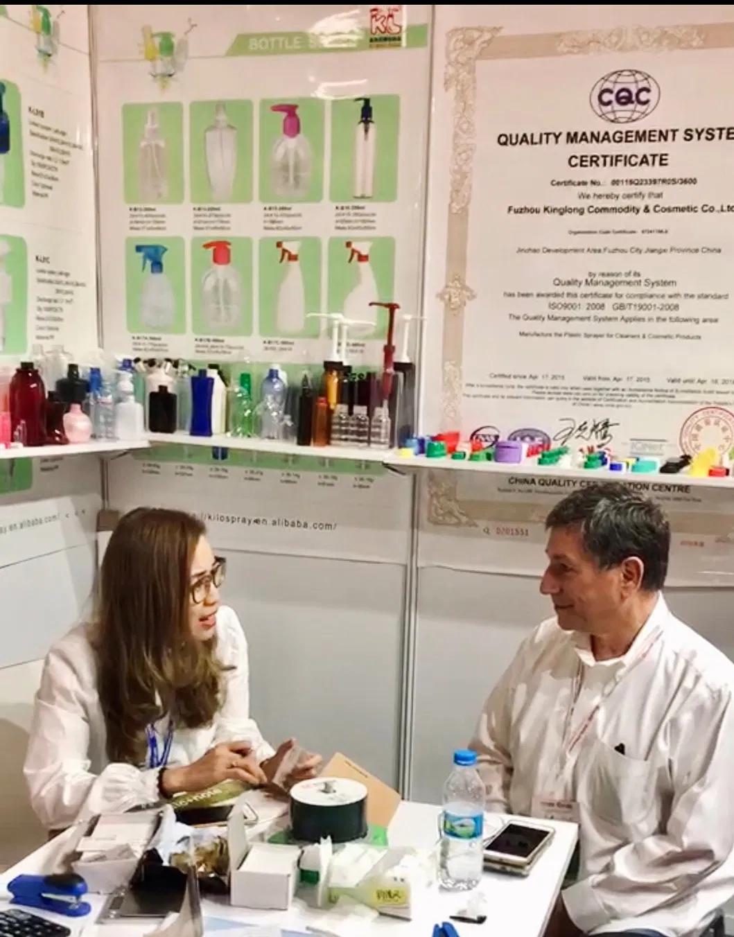 Various Types Smooth and Ribbed Screw Plastic Push Pull Top Cap for Cleaning Shampoo Bottle